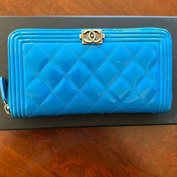 COPY - Chanel Zipper Wallet -Authentic - Picture 1 of 7